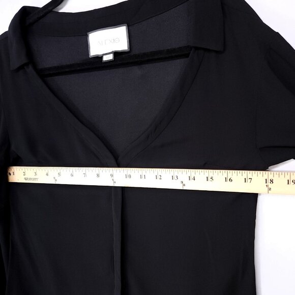 Alexis Blouse Size XS Boxy Fit Black Button Up Bell Slit Sleeve Top Vneck Collar - Picture 8 of 13